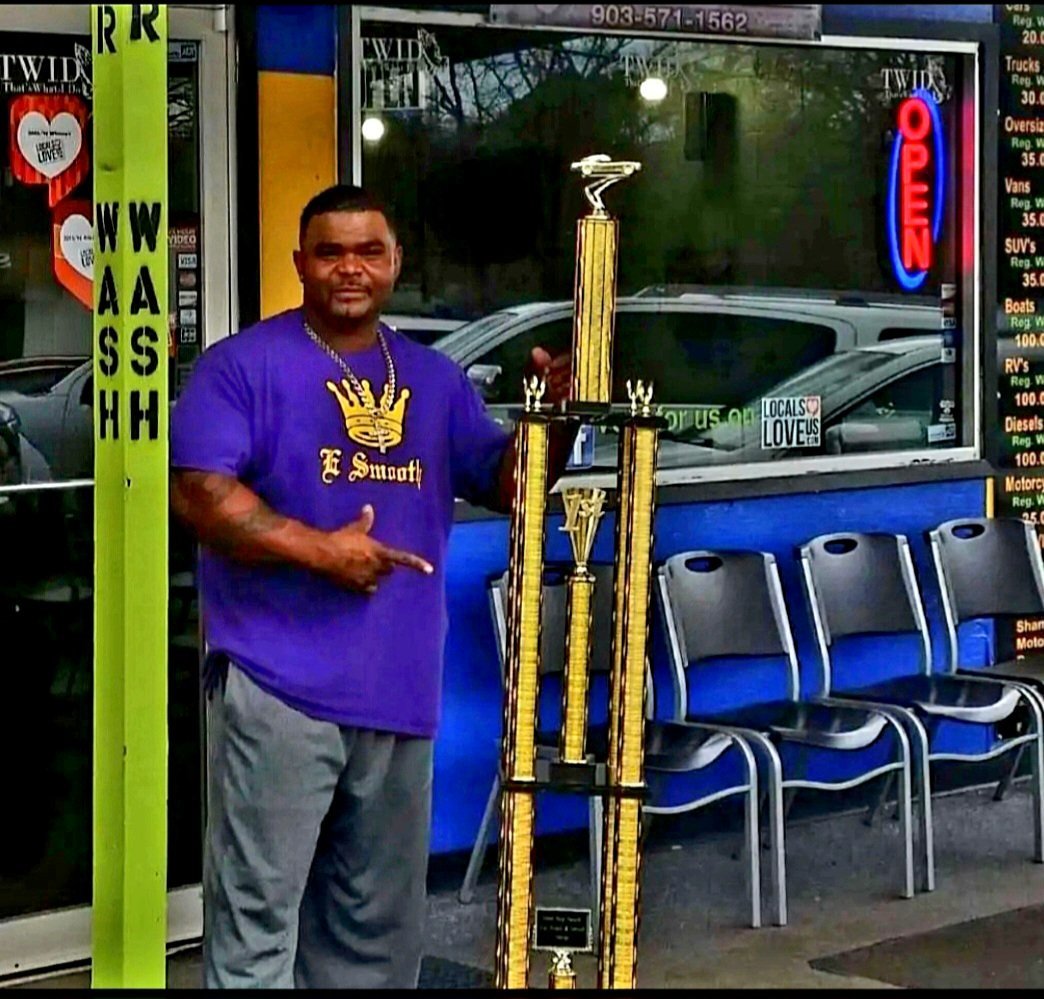 E Smooth team member